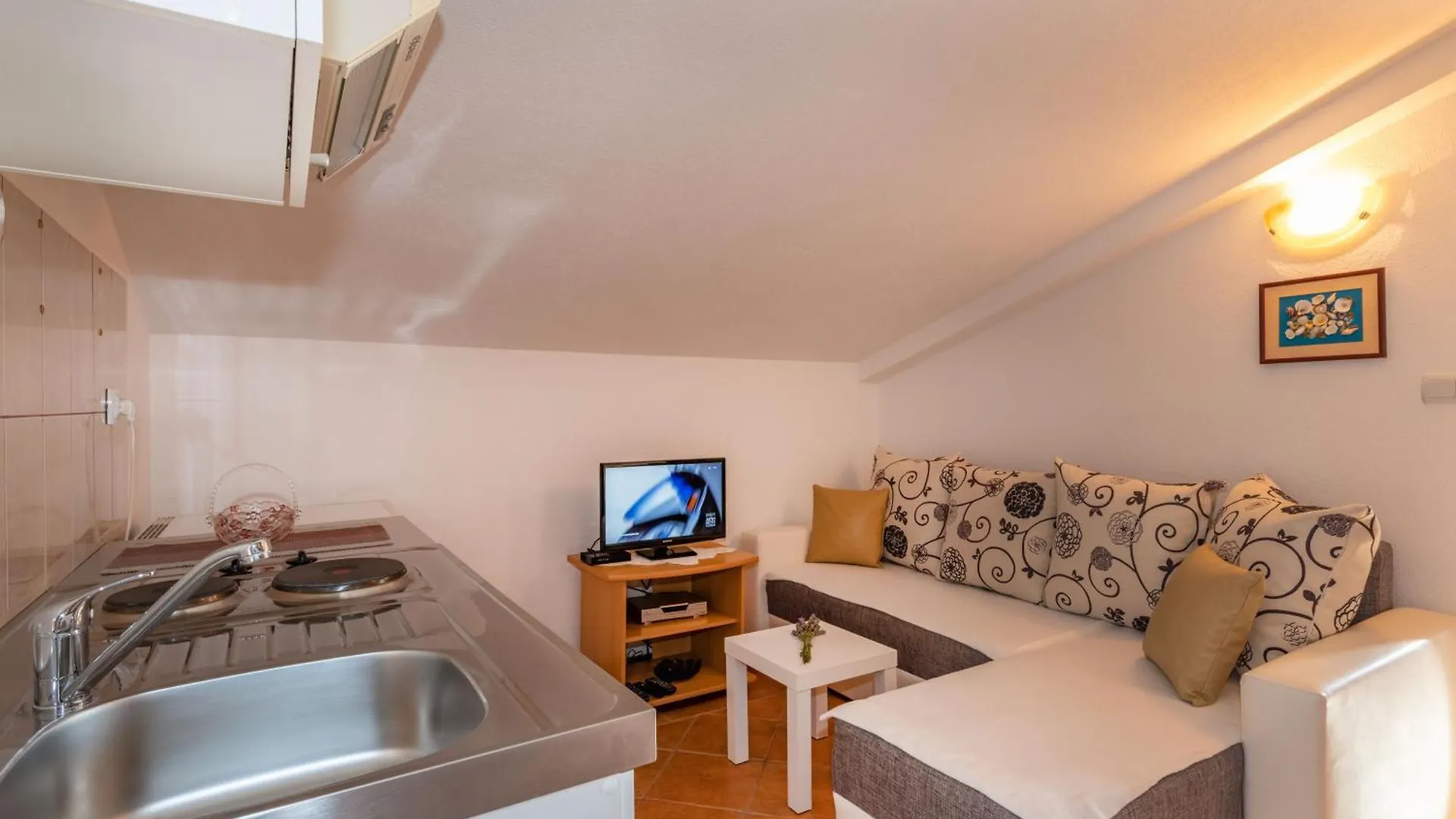 Villa Mirela, A Romantic And Charming Pool Villa Nedescina 0*,