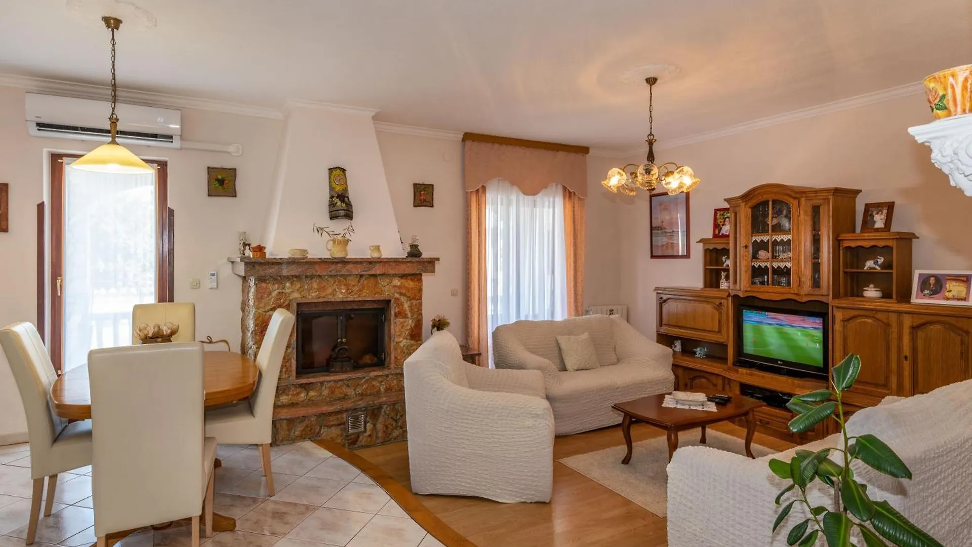 Holiday home Villa Mirela, A Romantic And Charming Pool Villa Nedescina