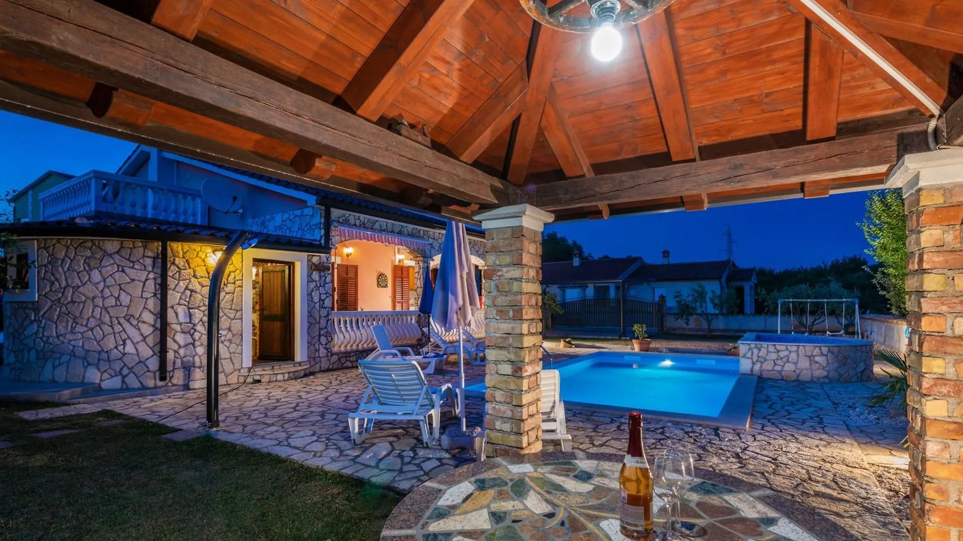 Villa Mirela, A Romantic And Charming Pool Villa Nedescina 0*,