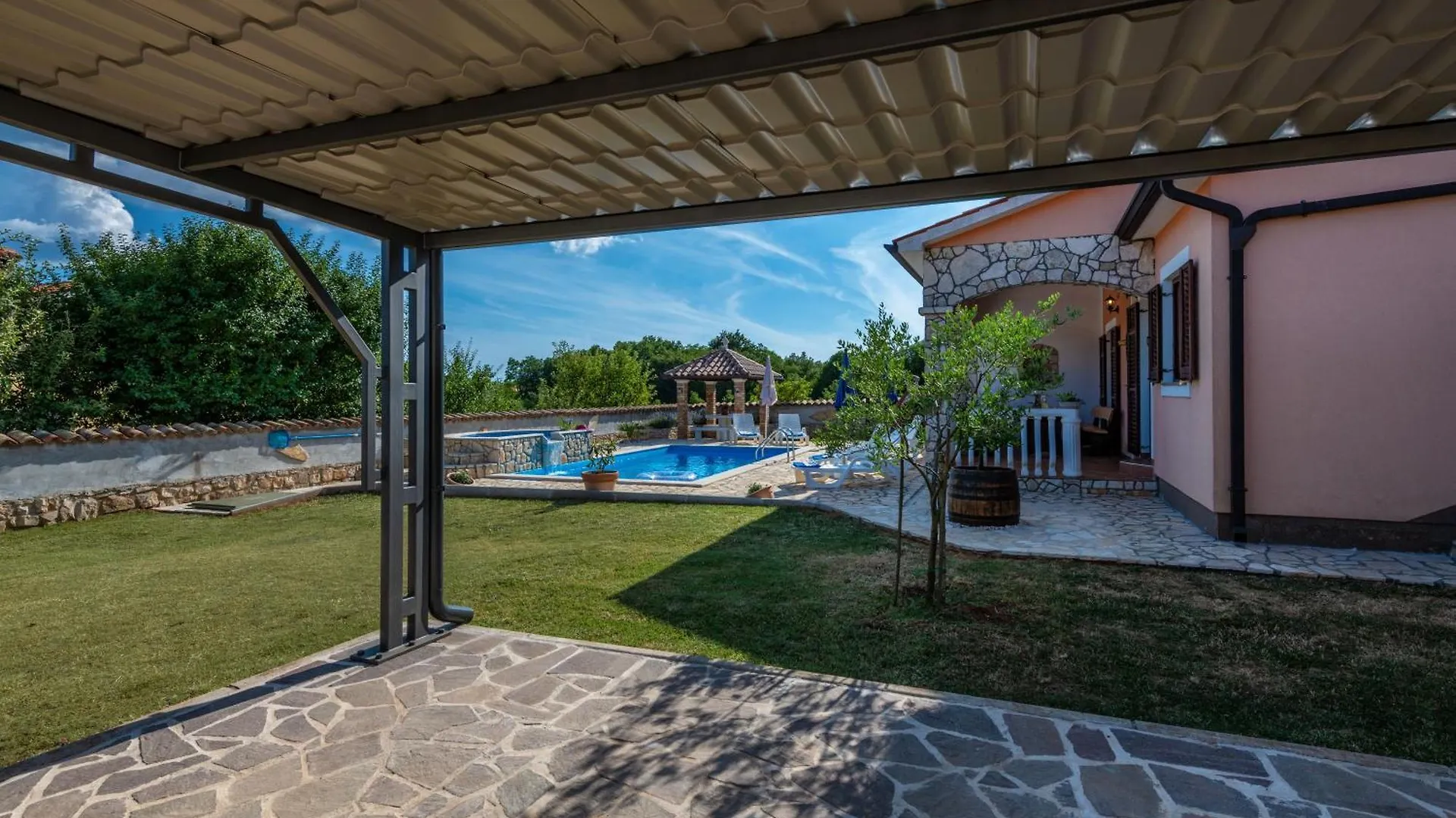 Villa Mirela, A Romantic And Charming Pool Villa Nedescina