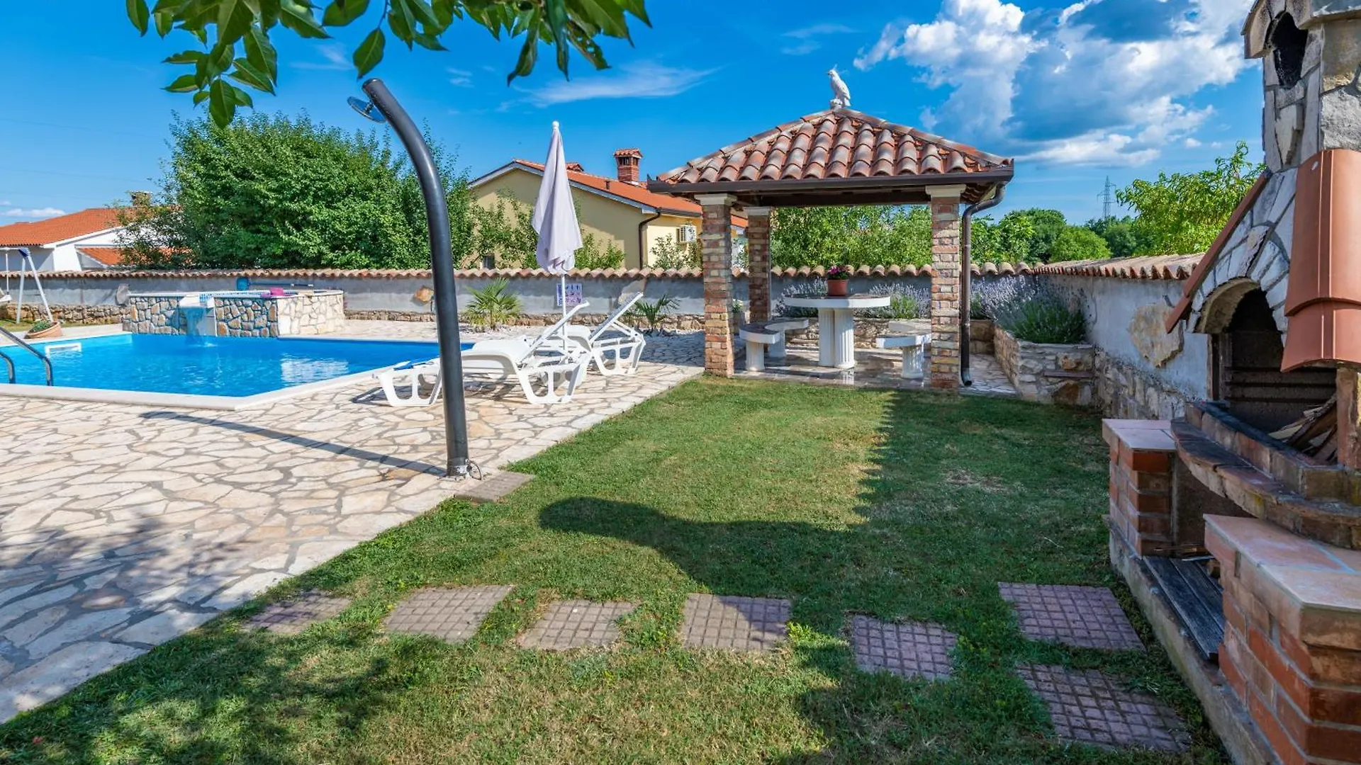 Villa Mirela, A Romantic And Charming Pool Villa Nedeščina