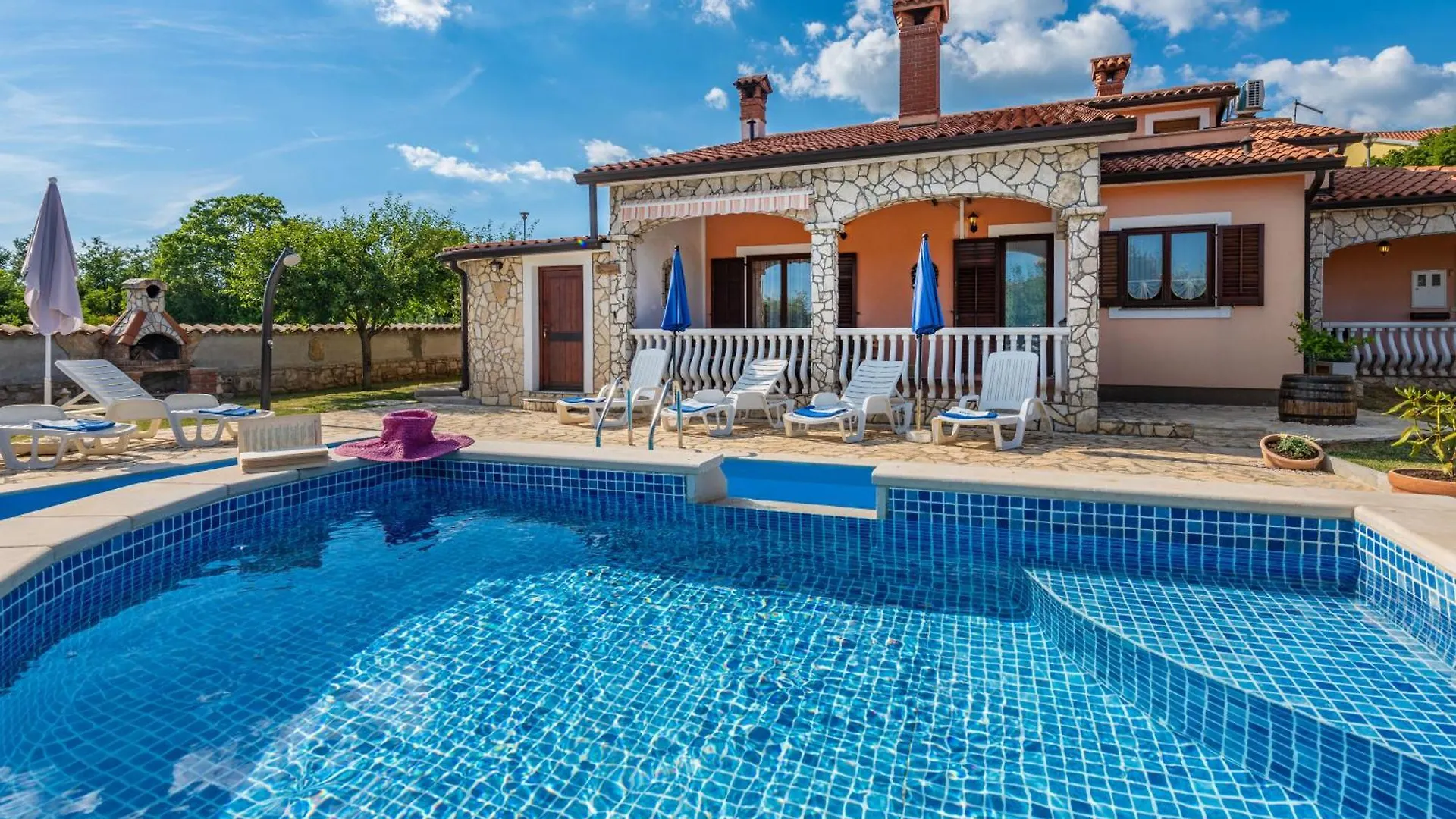 Villa Mirela, A Romantic And Charming Pool Villa Nedeščina